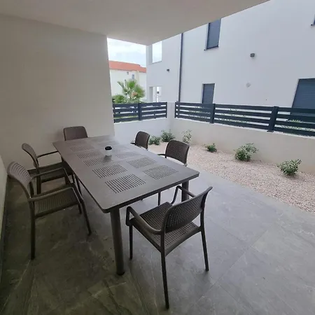 Apartman Beautiful New Palmtree Iv Vir