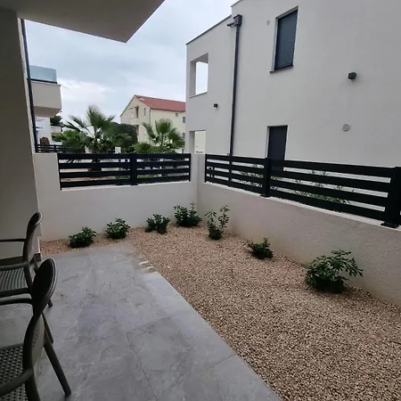 Apartman Beautiful New Palmtree Iv Vir